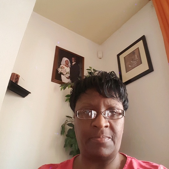 Meet your Posher, Kim - Picture 1 of 1